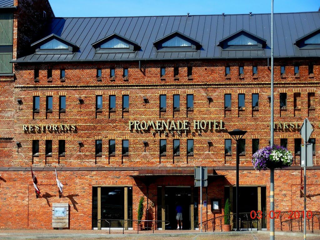 Promenade Hotel